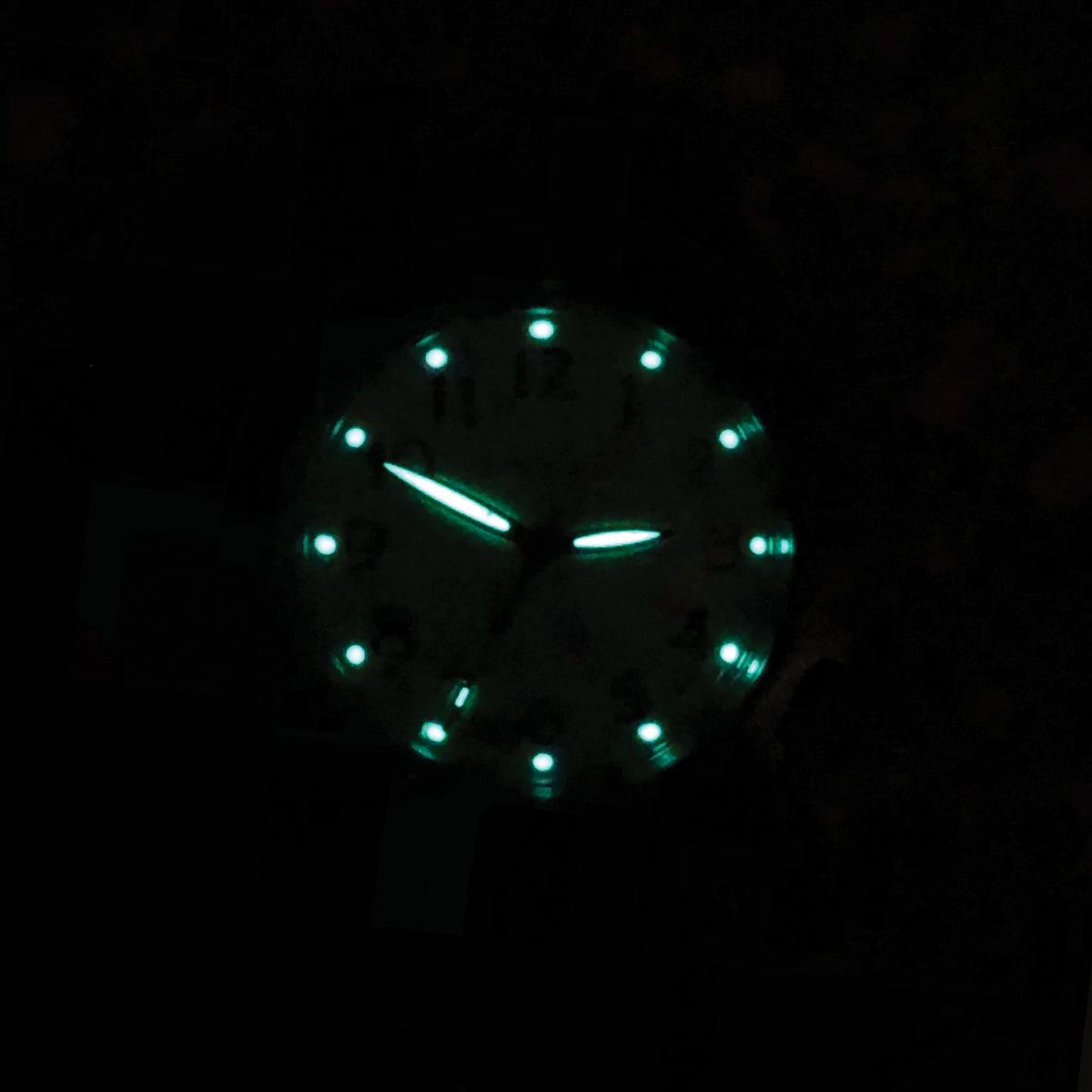 M-2Rglow_68b75c6f-a404-42e8-
